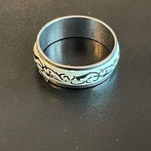 Glow in the dark vintage style ring size 8.5